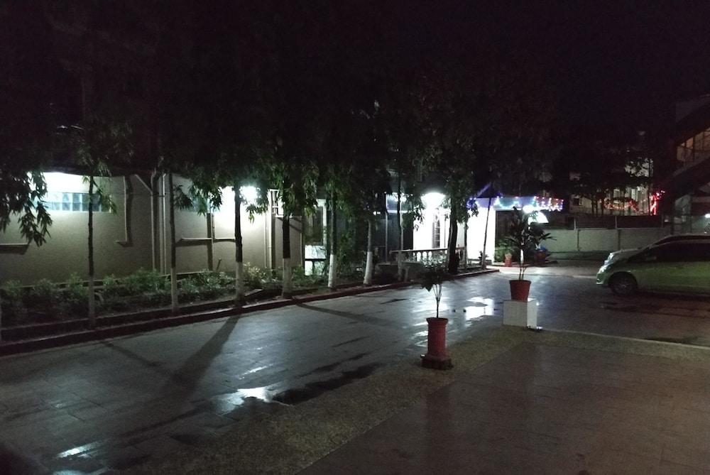 Airport Inn Gyogon Экстерьер фото